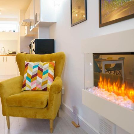 Pass The Keys Modern 2 Bed Flat Overlooking Aberaeron Harbour Ngoại thất bức ảnh