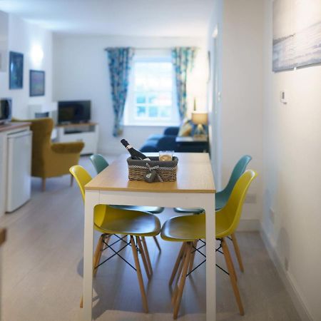Pass The Keys Modern 2 Bed Flat Overlooking Aberaeron Harbour Ngoại thất bức ảnh