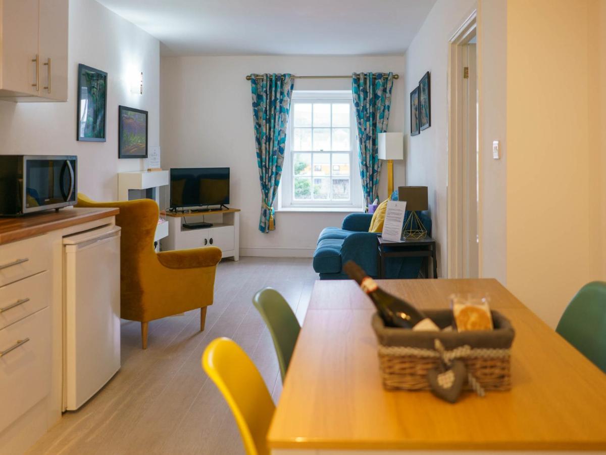 Pass The Keys Modern 2 Bed Flat Overlooking Aberaeron Harbour Ngoại thất bức ảnh