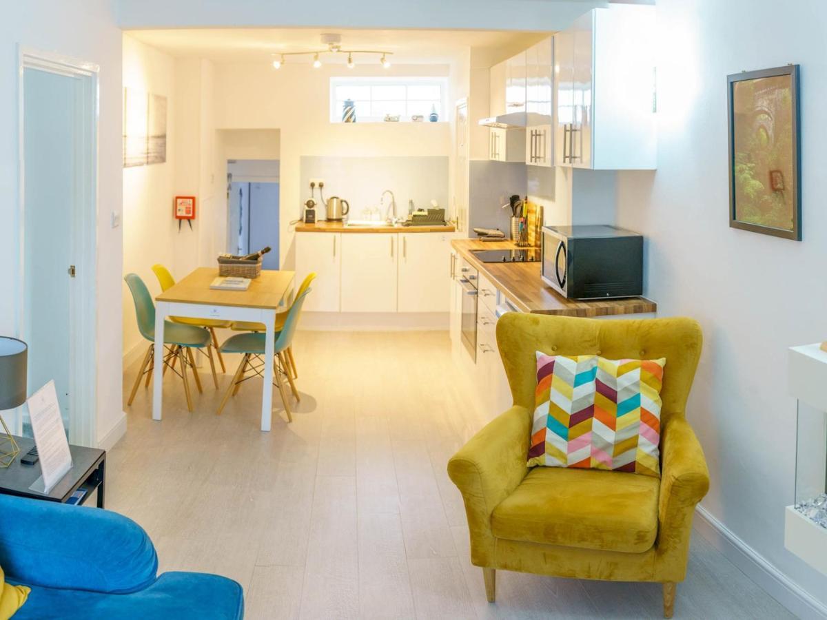 Pass The Keys Modern 2 Bed Flat Overlooking Aberaeron Harbour Ngoại thất bức ảnh