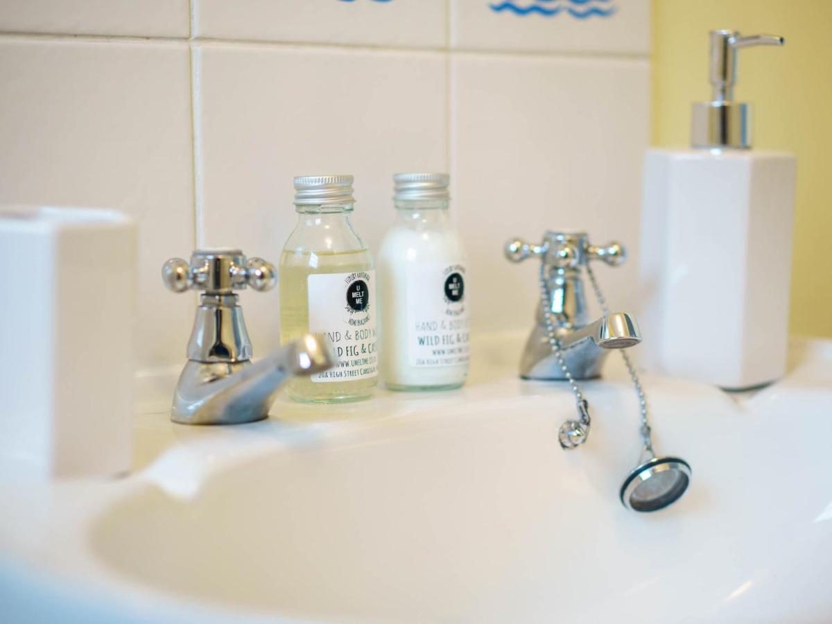 Pass The Keys Modern 2 Bed Flat Overlooking Aberaeron Harbour Ngoại thất bức ảnh