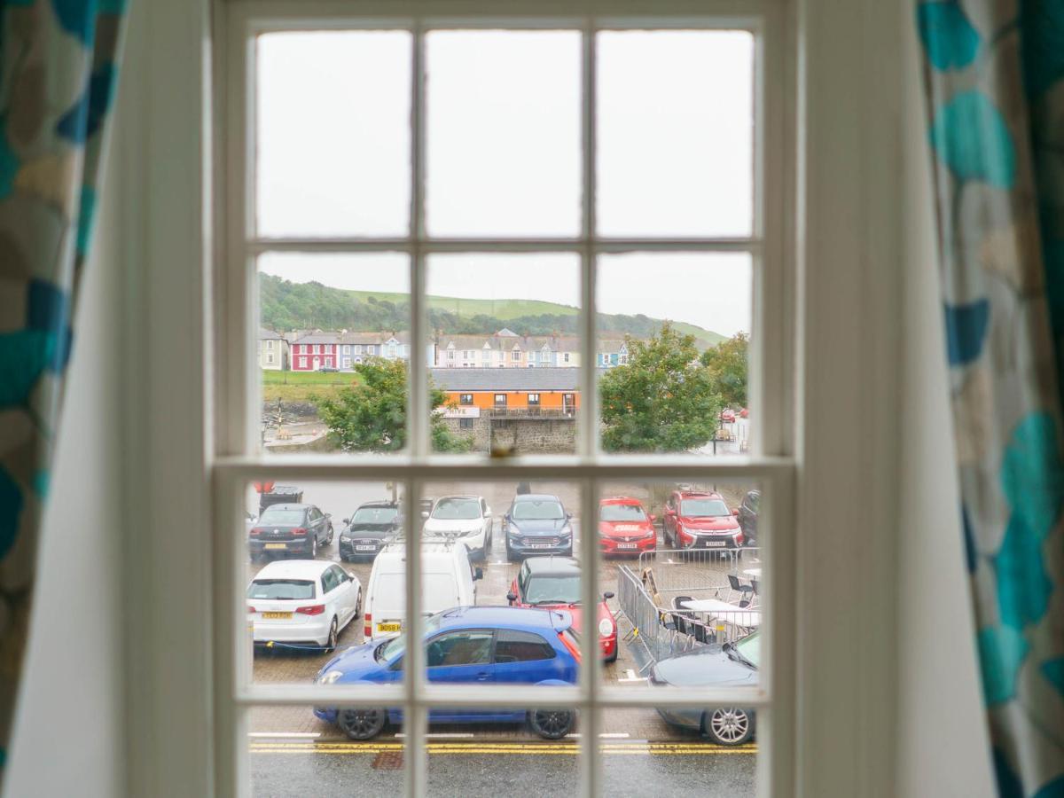 Pass The Keys Modern 2 Bed Flat Overlooking Aberaeron Harbour Ngoại thất bức ảnh